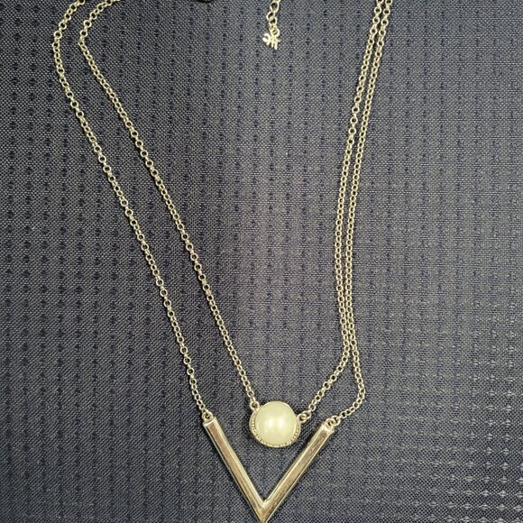 exclusive Silver Butler V Pearl Necklace - Picture 2 of 8